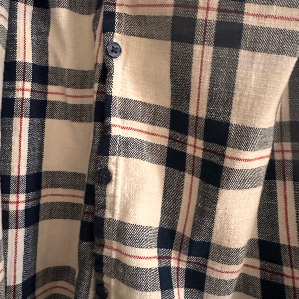 long button-up - Picture 3 of 6